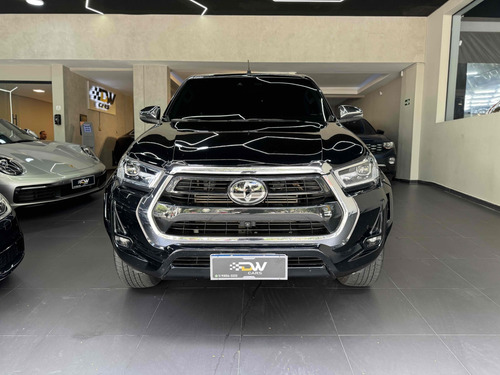 Toyota Hilux 2.8 D-4D TURBO DIESEL CD SRX PLUS 4X4 AUTOMÁTICO