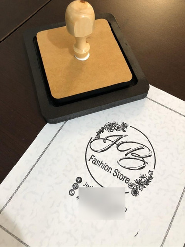 Imagen 5 de 8 de Sellos Personalizados Con Tu Logo 10x10 Diseño Gratis