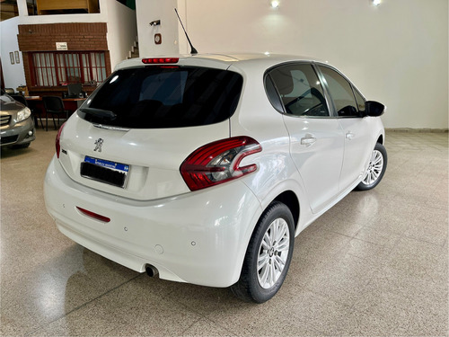Peugeot 208 1.6 Allure