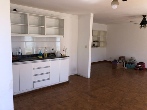 Imagen 7 de 12 de Casa En Barrio San Bernardo, Luján.