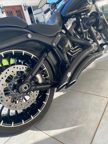 Harley Davidson Breakout