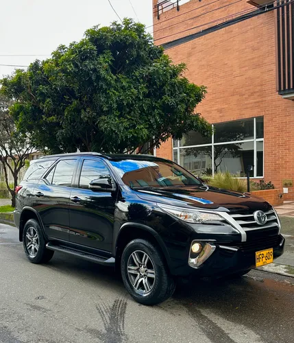 Toyota Fortuner 2.7 Gasolina Automática 4x2 7 Puestos Full