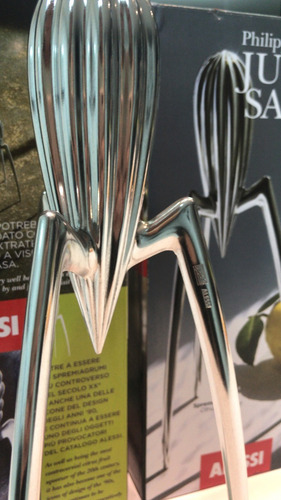 Imagem 2 de 8 de Espremedor Juicy Salif Philippe Starck Alessi Icone Original