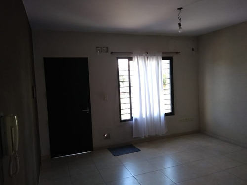 Imagen 4 de 10 de Departamento En Venta En Quilmes Oeste Centro