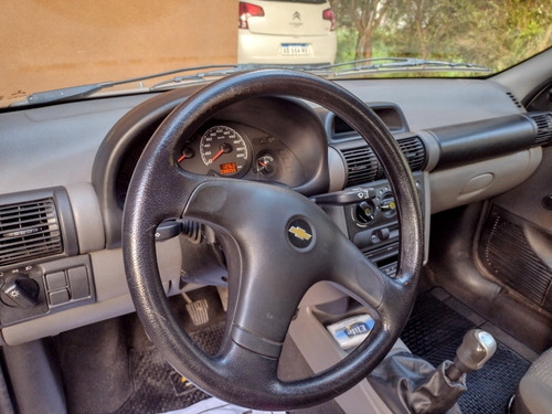 Particular Vende: Chevrolet Classic 1.4 Ls Aa+dir 2013.