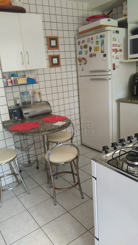 Imagem 7 de 9 de Apartamento A Venda Com 3 Quartos No Bairro Abraao Em Florianopolis - V-81775