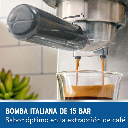 Cafetera De Espresso Oster Compacta Bvstem7200 Accesorios