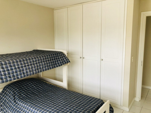 Apartamento En Mansa - Punta Del Este En Alquiler Anual- Ref: 1816