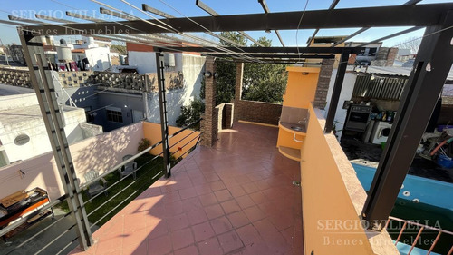 Imagen 16 de 29 de Casa De 4 Dormitorios En Venta En Rosario