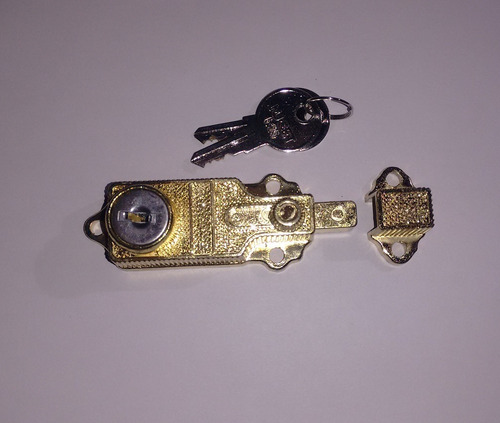 Imagen 1 de 9 de Cerrojo De Arrimar Mini Con Llave Dorado Pasador Nuevo