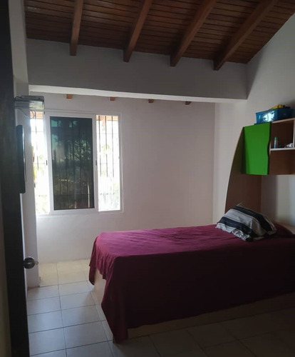 Imagen 11 de 13 de Lamanna Venta Townhouse Urb. Loma Mágica. Carrizal