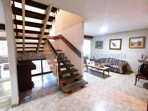 En Venta, Quinta Con 525 M2 De Terreno, Urb Los Libertadores, Barquisimeto. Coflex 255575 - #// Monica C., Ofertas Limitadas, Inversion Inteligente/*#