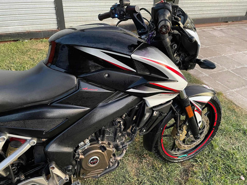 Imagen 14 de 16 de Moto Bajaj Rousser 200cc Impecable