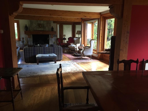 Imagen 3 de 17 de Casa Muy Confortable En Barrio Privado, Con Quincho, Playa, Pileta Climatizada Y Club House En Bariloche