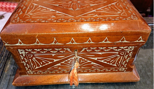 Antigua Caja De Madera 