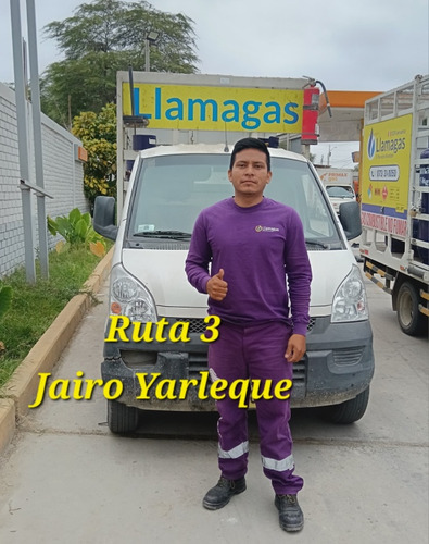 Se Necesita Chófer Con Licencia A4 Y A2b, Llamar 944111811.