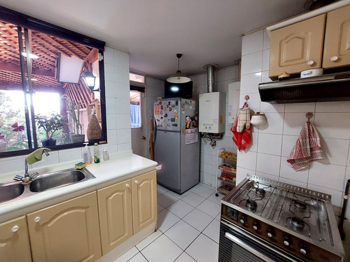 Excelente Casa En San Carlos De Apoquindo