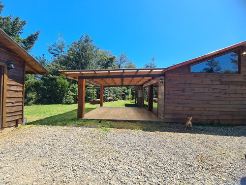 Parcela Con Casa Y Cabaña A 5 Min De Los Lagos, 5000 M