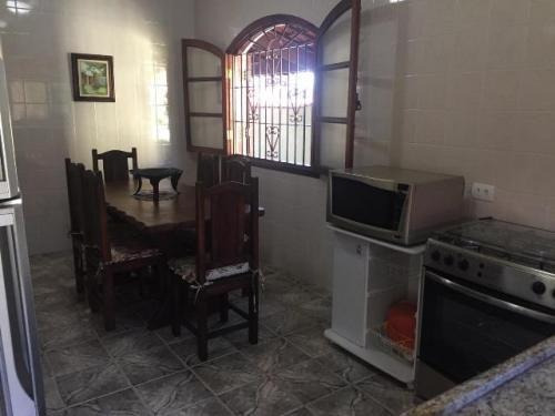 Imagem 5 de 12 de Casa Perto Da Praia Com 3 Quartos E Escritura! Financia!