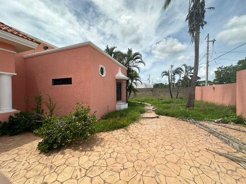 Casa En Venta En Merida Fracc. Margaritas Cholul Entrega Inmediata