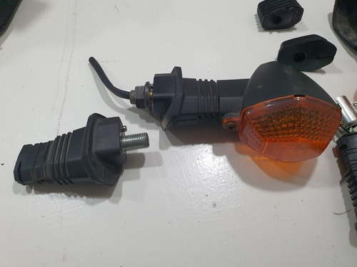 Imagen 3 de 7 de Cruce Ambar Delanteros/ Traseros Suzuki Dl650 Vstrom 2013