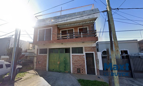 Galppón + 2 Departamentos De 3 Ambientes
