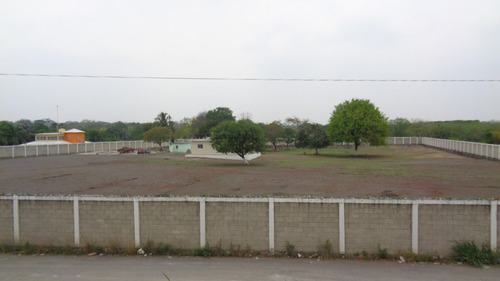 Imagen 2 de 14 de Venta De Terreno Con Oficinas Y Patio De Maniobras Bardeado