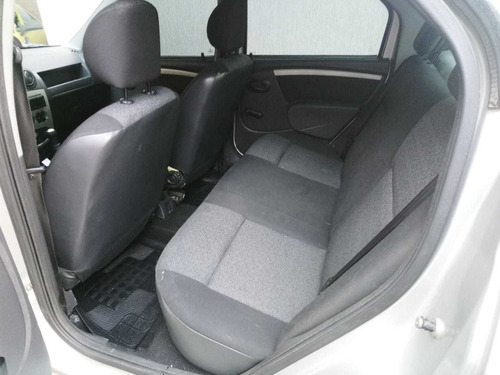 Renault Logan 1.6 8v