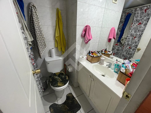 Departamento En Venta De 2 Dorm. En Santiago