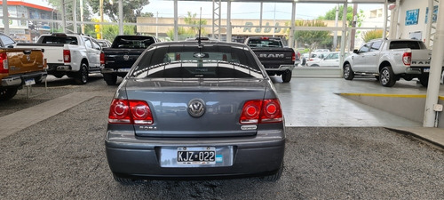 Imagen 5 de 8 de Volkswagen Bora 2011 2.0 Trendline 115cv