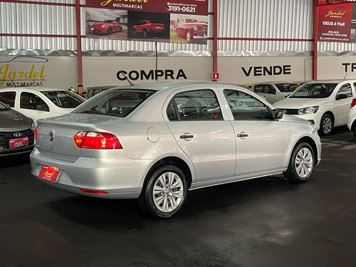 Volkswagen Voyage 1.0 MPI (Flex)