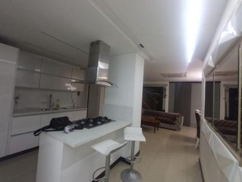 Venta De  Apartamento De 95mts2 En Versalles, Norte De Cali, 7636.