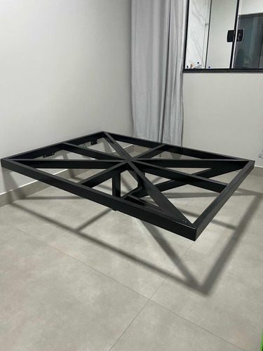 Estrutura De Cama Com Efeito Flutuante.