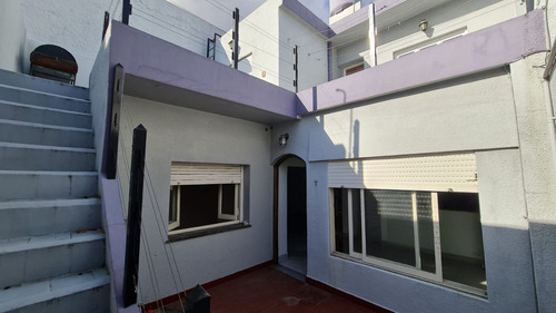 Venta De Ph 3 Ambientes En San Justo, 