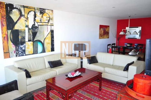 Servicio De Mucamas, Piscina, Parrilleros, Gimnasio, Sala De Adultos, Sala De Juegos, Sector De Internet, Laundry, Recepción Las 24 Hs.-ref:8498