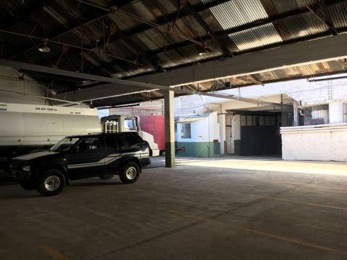 Imagen 1 de 4 de Deposito En Tigre Centro