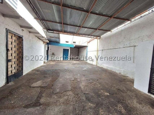 Venta De Local Comercial Tipo Galpon En Zona Centro, Calle 27, Cod 25 3393 En Muy Buenas Condiciones, Comunicate Soy Gabi Irastorza.