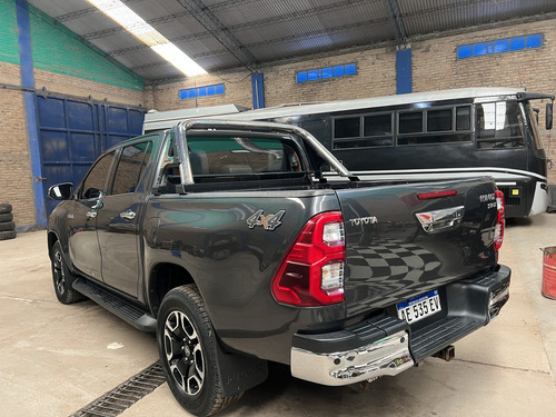 Toyota Hilux 2.8 Cd Srx 177cv 4x4