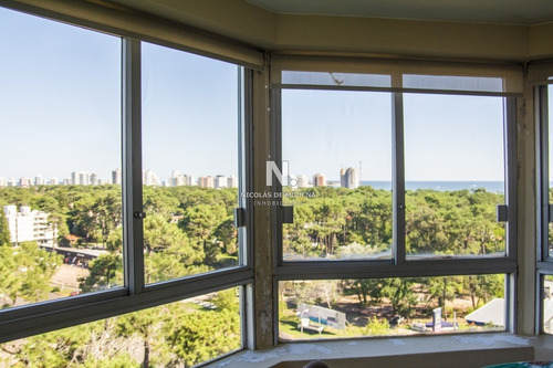 Departamento En Venta De 3 Dormitorios.- Ref: 3646