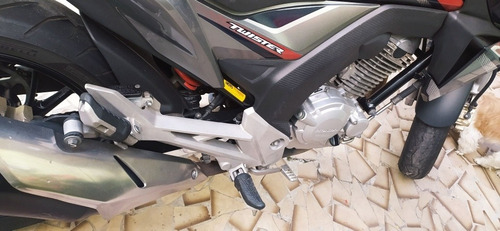 Imagem 4 de 8 de Honda Cb 250 Twister