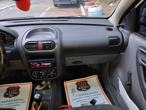 Imagem 3 de 14 de Chevrolet Corsa Sedan 1.8 2004