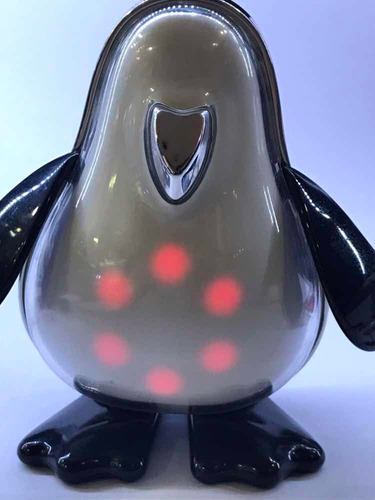 Hasbro Pingüino Icy C1063