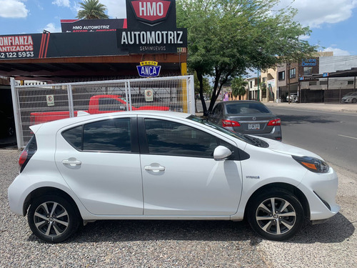 Toyota Prius 2021