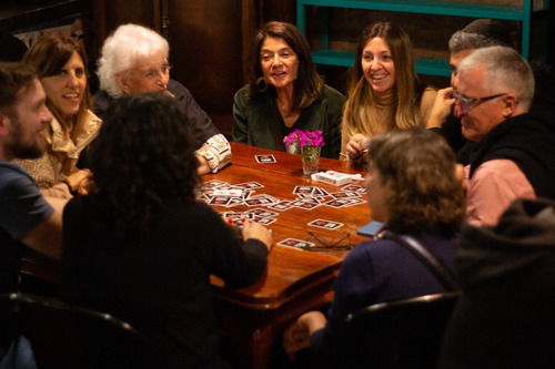 Aprender De Grandes - Juego De Cartas Para Conversar Y Jugar