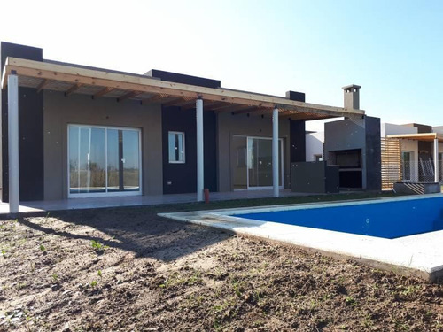 Imagen 8 de 23 de Casa En Venta En El Canton Barrio Puerto Lote A Espejo De Agua