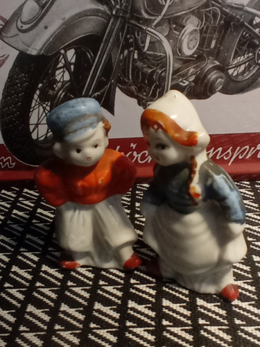 Porcelana Japon Pareja Holandesa X 2 // Belgrano