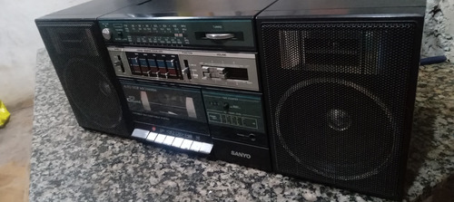 Radio Sanyo Funcionando Fitas Precisa Trocar Correias Motor (Usado)