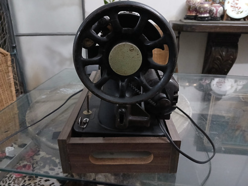 Máquina De Costura Singer Preto (Usado)