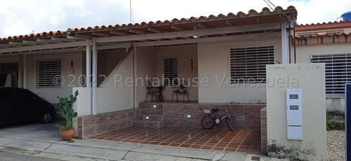 Imagen 16 de 30 de Casa En Venta En El Amanecer Cabudare Con Amplias Áreas Verdes Y De Recreación Gabriela C. #23-10843