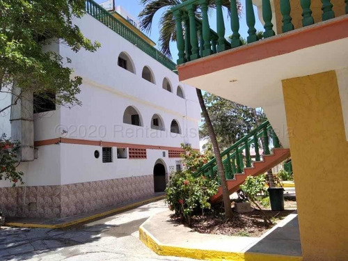 Imagen 8 de 20 de Posada En Venta Higuerote